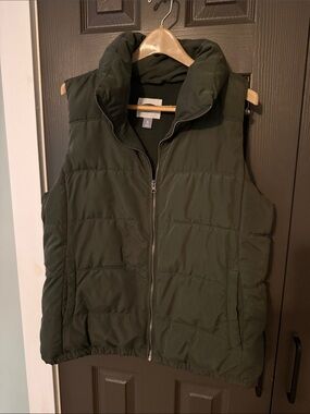 Old Navy Olive Green Puffer Vest